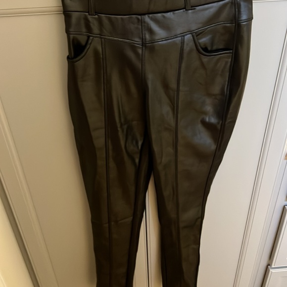 Chic Black Faux Leather Pants - Picture 1 of 10